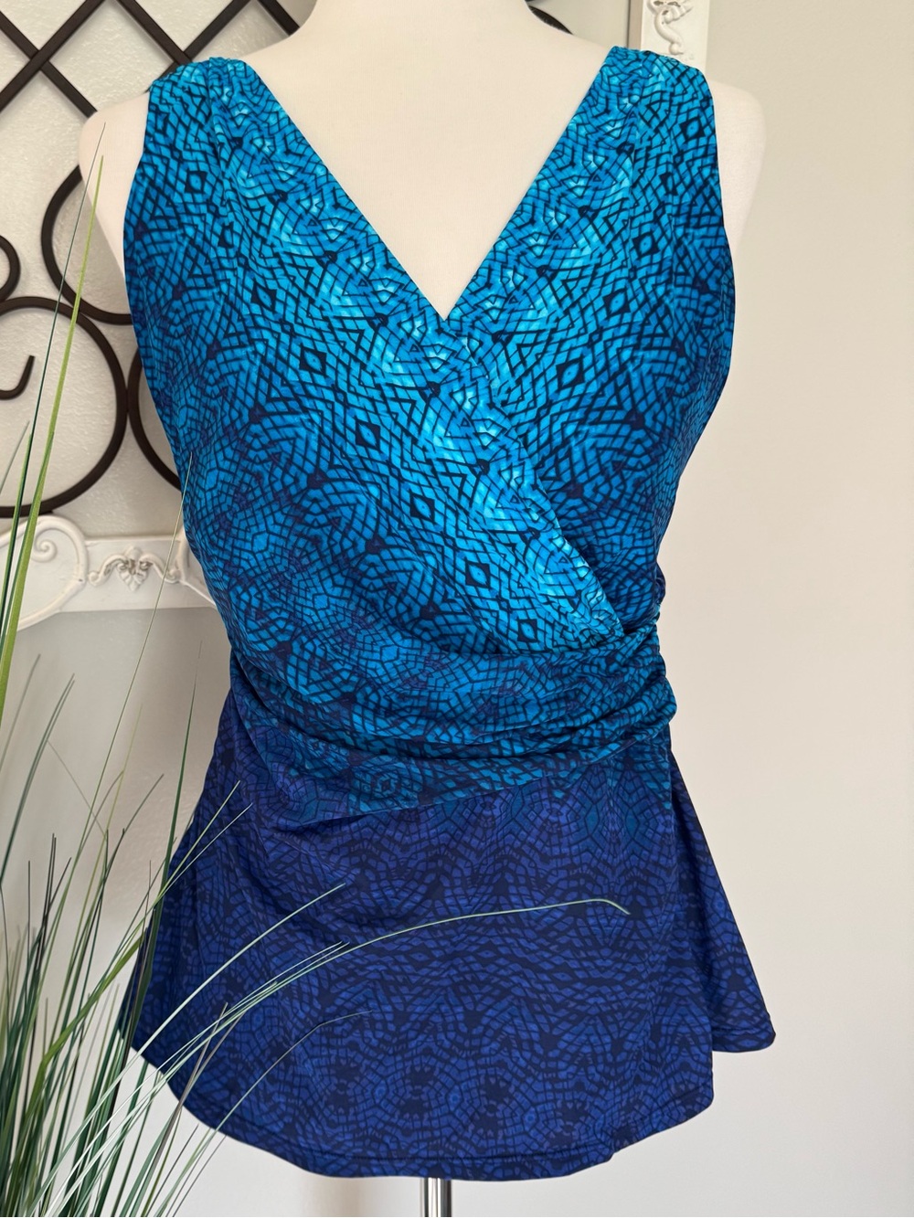 LANDS’ END Size 10D 10 D Cup Bright Blue Tankini Swimsuit Top